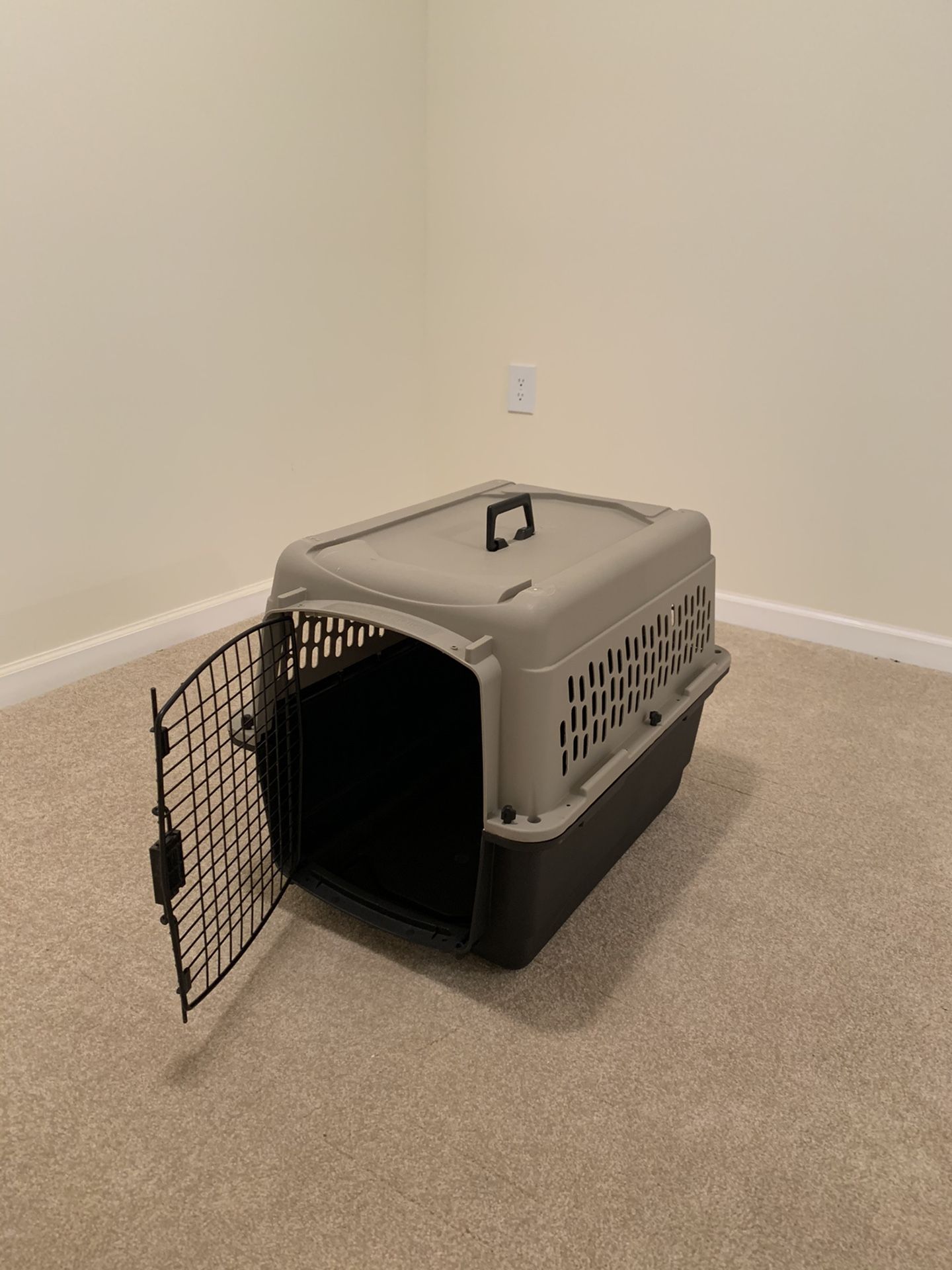 Dog Crate / Kennel L = 26” W = 16” H = 20”