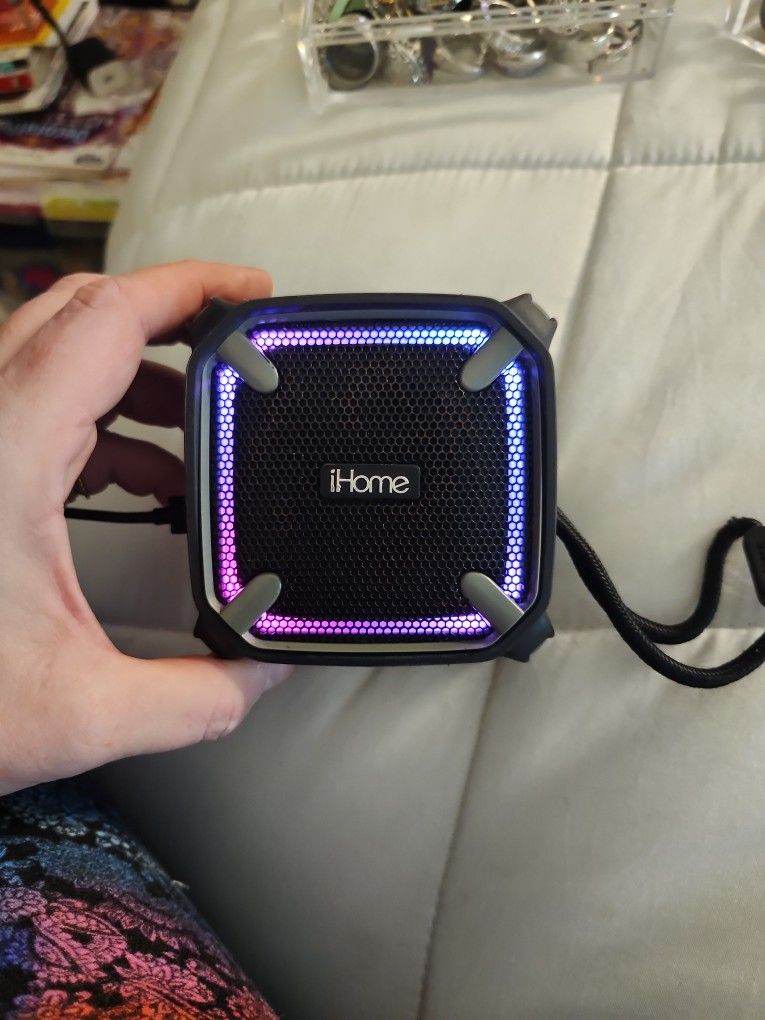 IHome Waterproof Bluetooth Speaker