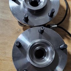 1998---2005 Chevy Blazer/Gmc Jimmy 5 Lug Wheel Hub