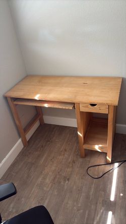 Wooden Computer Desk with Drawer (free)