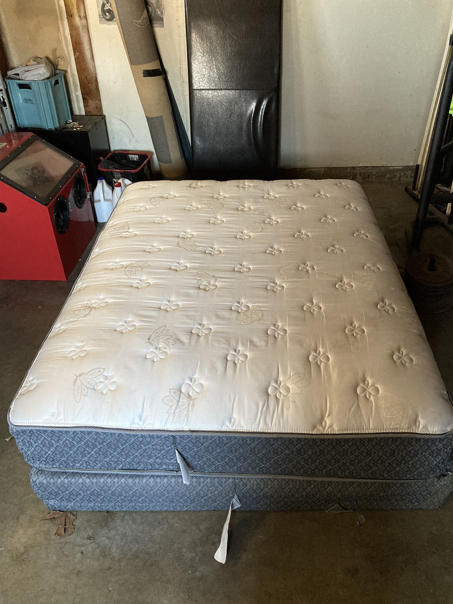 Queen Size Mattress Set 