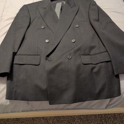 Men's Double Breasted Suit.  44 Short