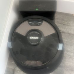 Shark Robot Vacuum And Mop