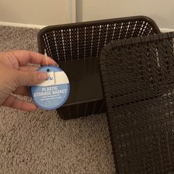 Cute Small Plastic Storage Basket With Lid 