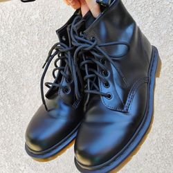 Dr Martens Ankle Boots Black Stitch women's 9