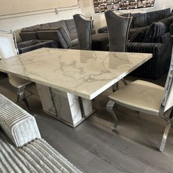 New Dining Table $39 down take home with financing 