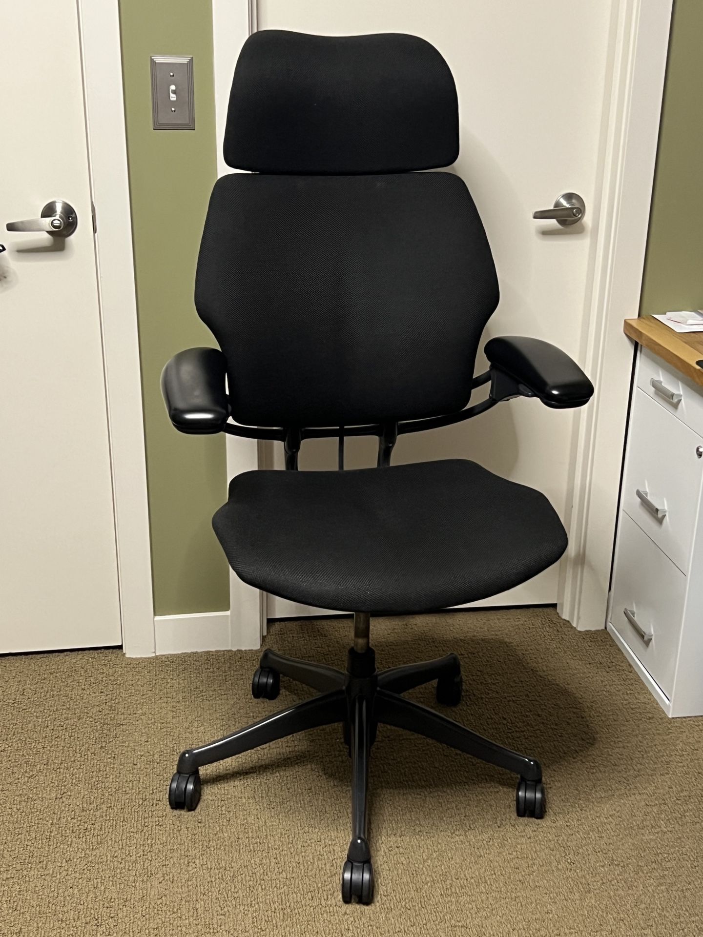 Humanscale Freedom Chair (Office, Desk, Computer)