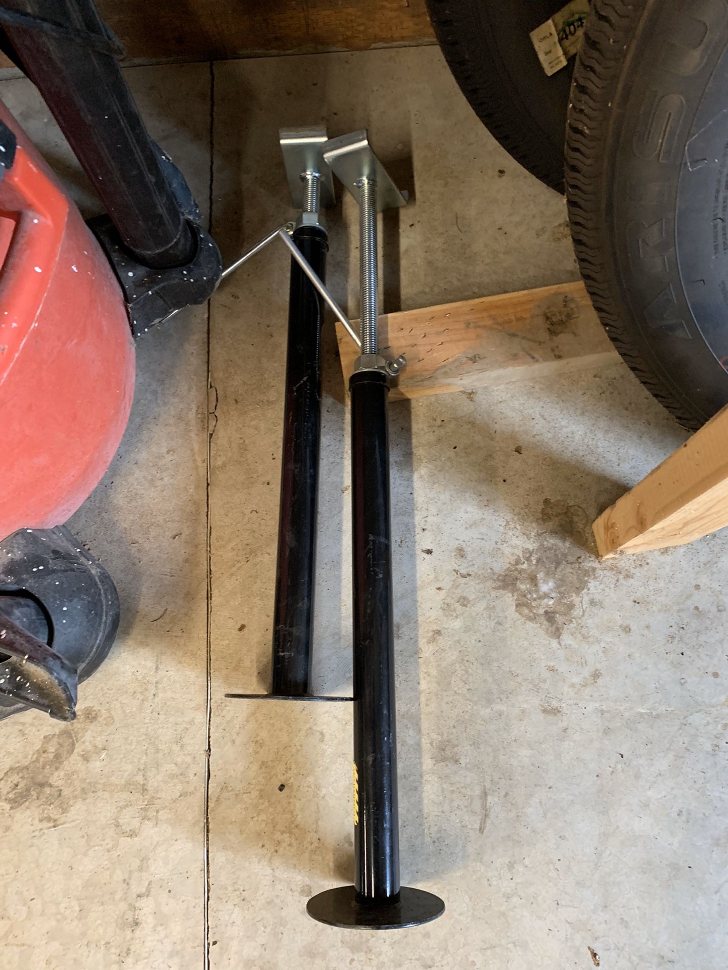 RV TRAILER SLIDE OUT SUPPORTS