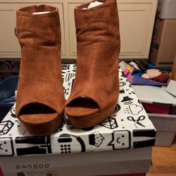 Women's Size 7 Bamboo Suede Wedges