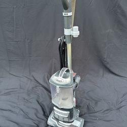 Shark Navigator lift-away professional Vacuum Cleaner