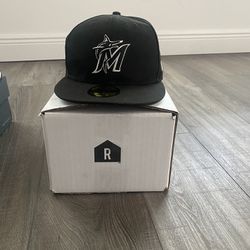 Miami Marlin Fitted Cap (Size 7 1/2)