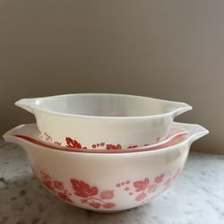 Vintage Pyrex Pink Gooseberry Cinderella Mixing Bowls  Set of 3 