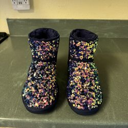 WOMEN’S SIZE 7 UGG W CLASSIC MINI STELLAR SEQUIN NEW WITHOUT BOX