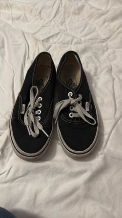 Girls tennis shoes