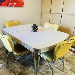Dining Room Table And Chairs 