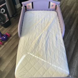Disney Princess Toddler Bed (Mattress included)
