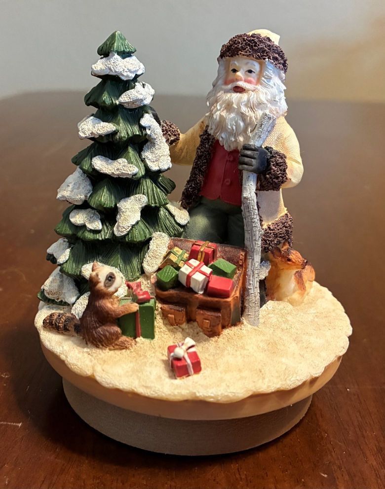 Yankee Candle Topper "Woodland Santa"  Excellent Used Condition