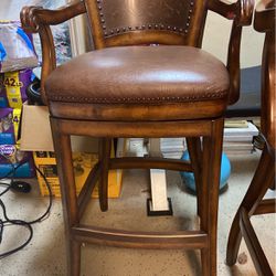 Leather Bar Stool With Arms And Swivel