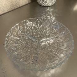 3-compartment glass serving tray