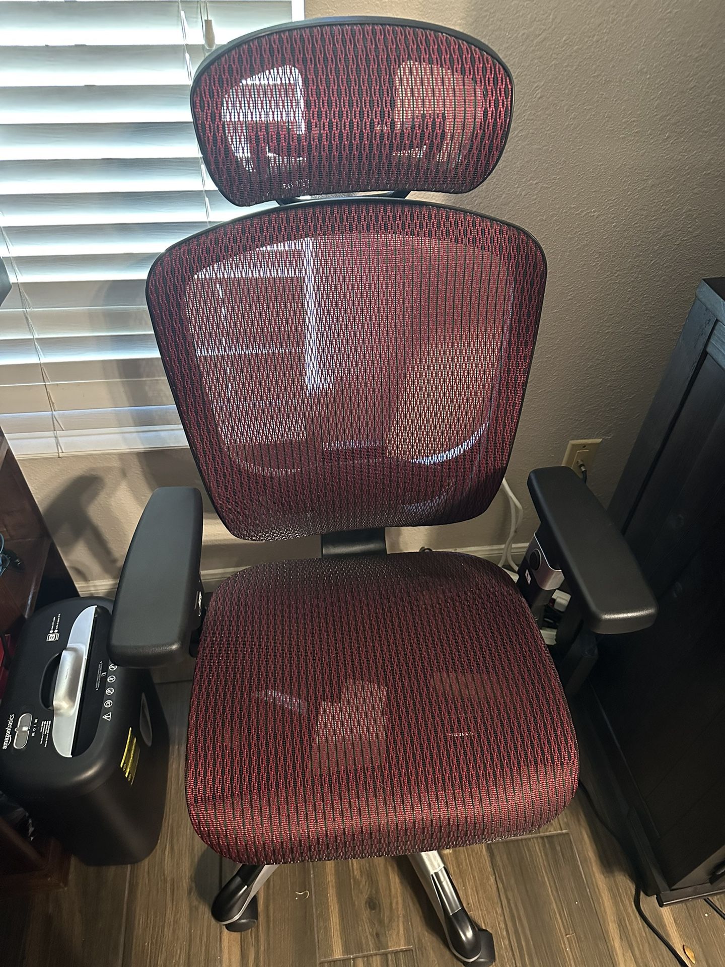 Union & Scale FlexFit Hyken Ergonomic Mesh Swivel Chair OBO