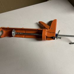 Caulking Gun 