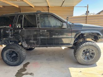 1998.  Jeep. Gran  Cherokee