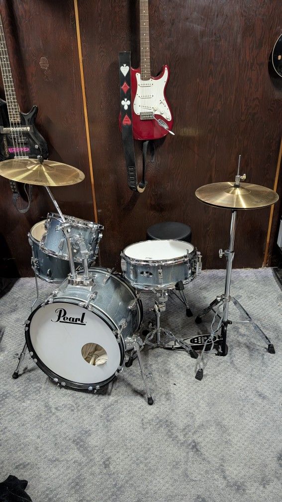 Pearl Drum Kit