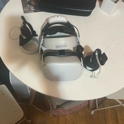 Meta Quest 2 w/ M2 Pro Head strap And Portable Battery 
