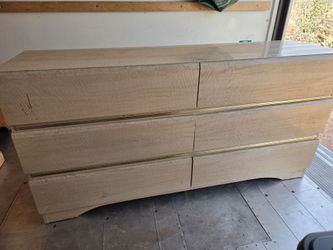 Dresser set