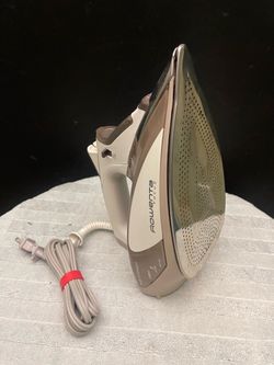 ESTATE SALE - Rowenta DW5080 Focus Micro-Steam Iron