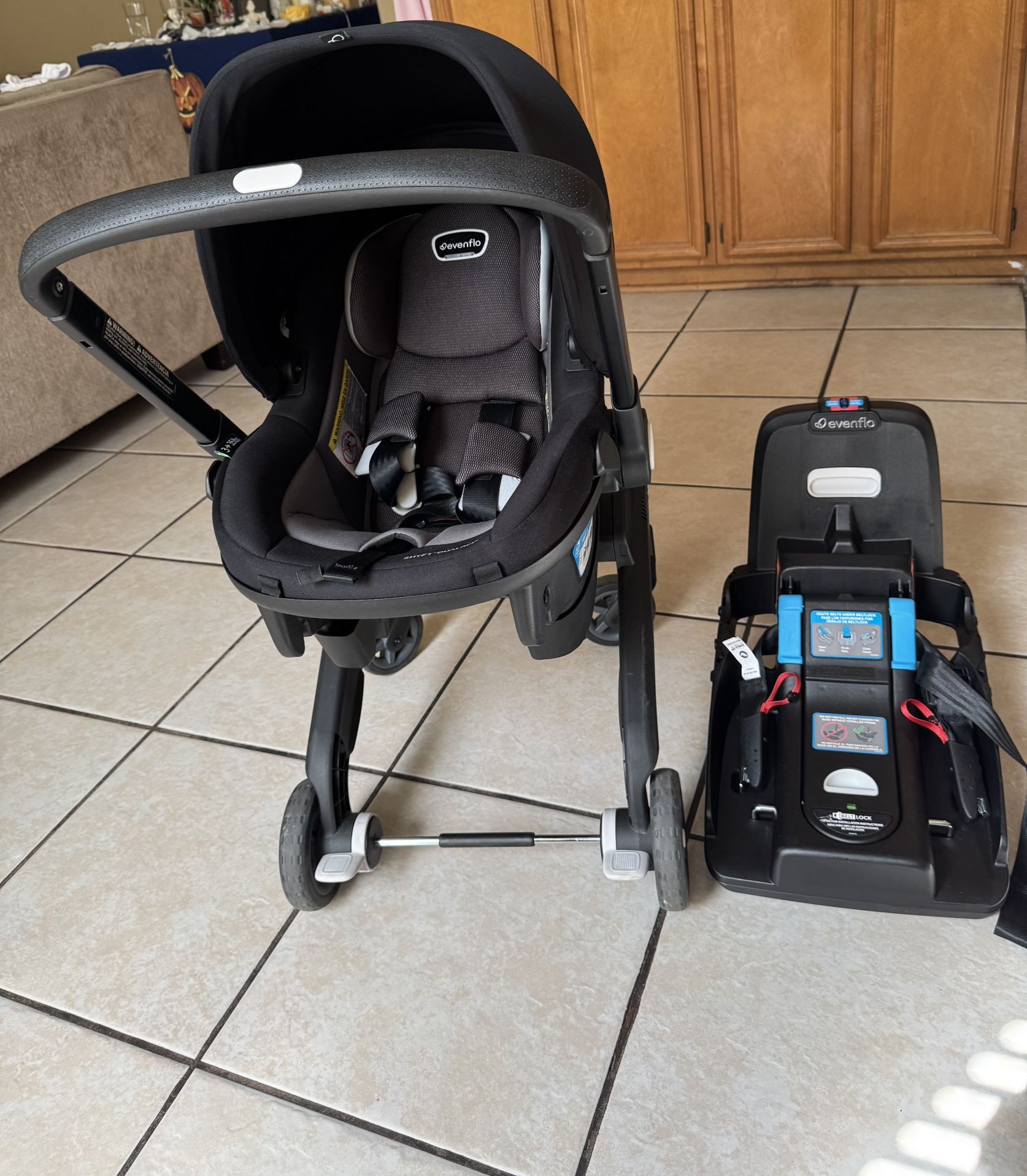 Evenflo Shyft Dualride Car Seat / Stroller