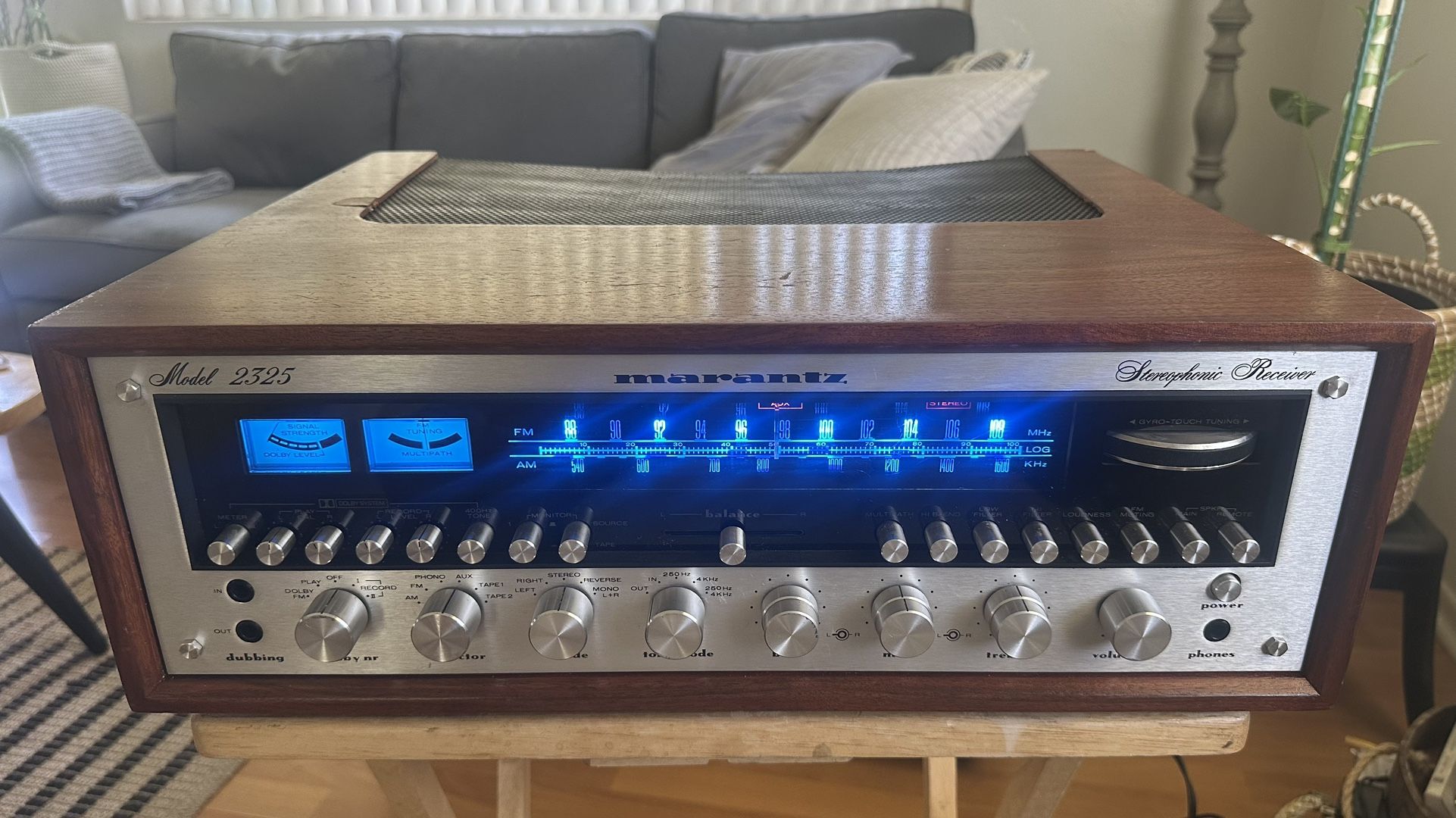 Vintage Marantz 2325 Stereo Receiver-Excellent condition Amazing, Powerful Sound