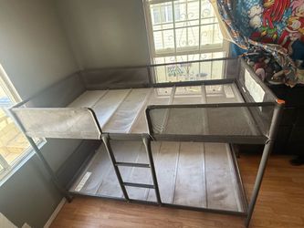 Bunk bed