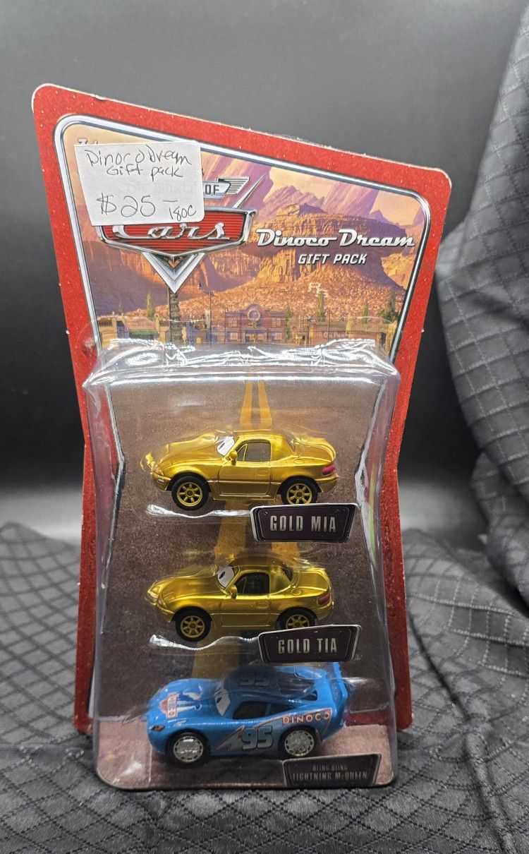 Disney Pixar Cars Gold Mia & Tia, Bling Bling McQueen-Dinoco Dream Gift Pack