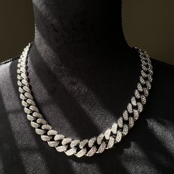 20’’ Full Iced Out Cuban Link Chain Necklace (Paved / Fully Covered Stones Look)