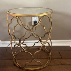 Gold Quatrefoil Accent Table with Glass Top – Round Side Table