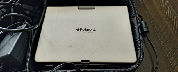 ilver Polaroid PDV-0820 portable DVD player
