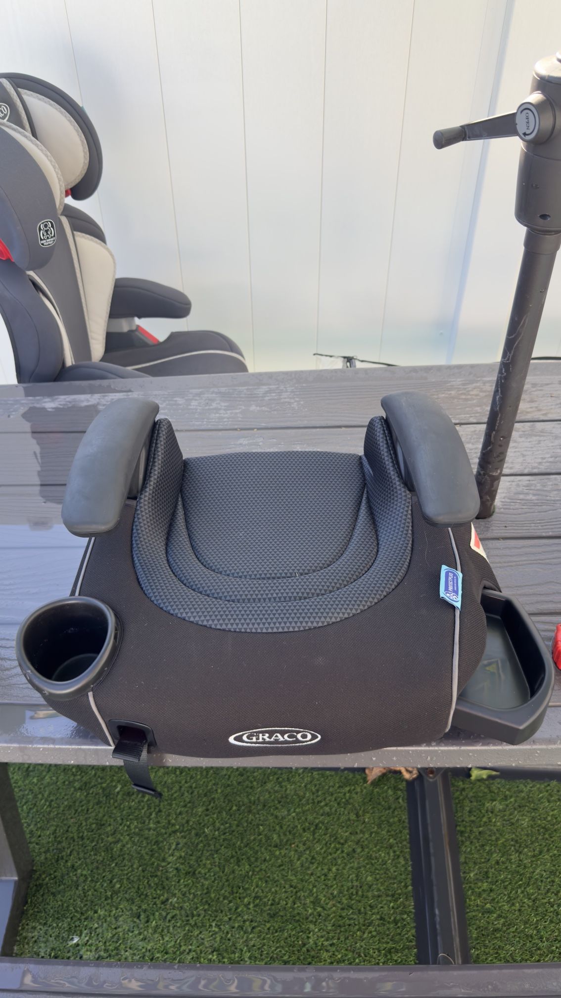 Selling a GRACO child car seat.