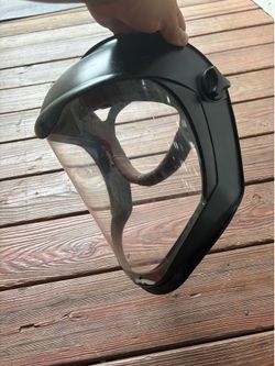 Facial protector