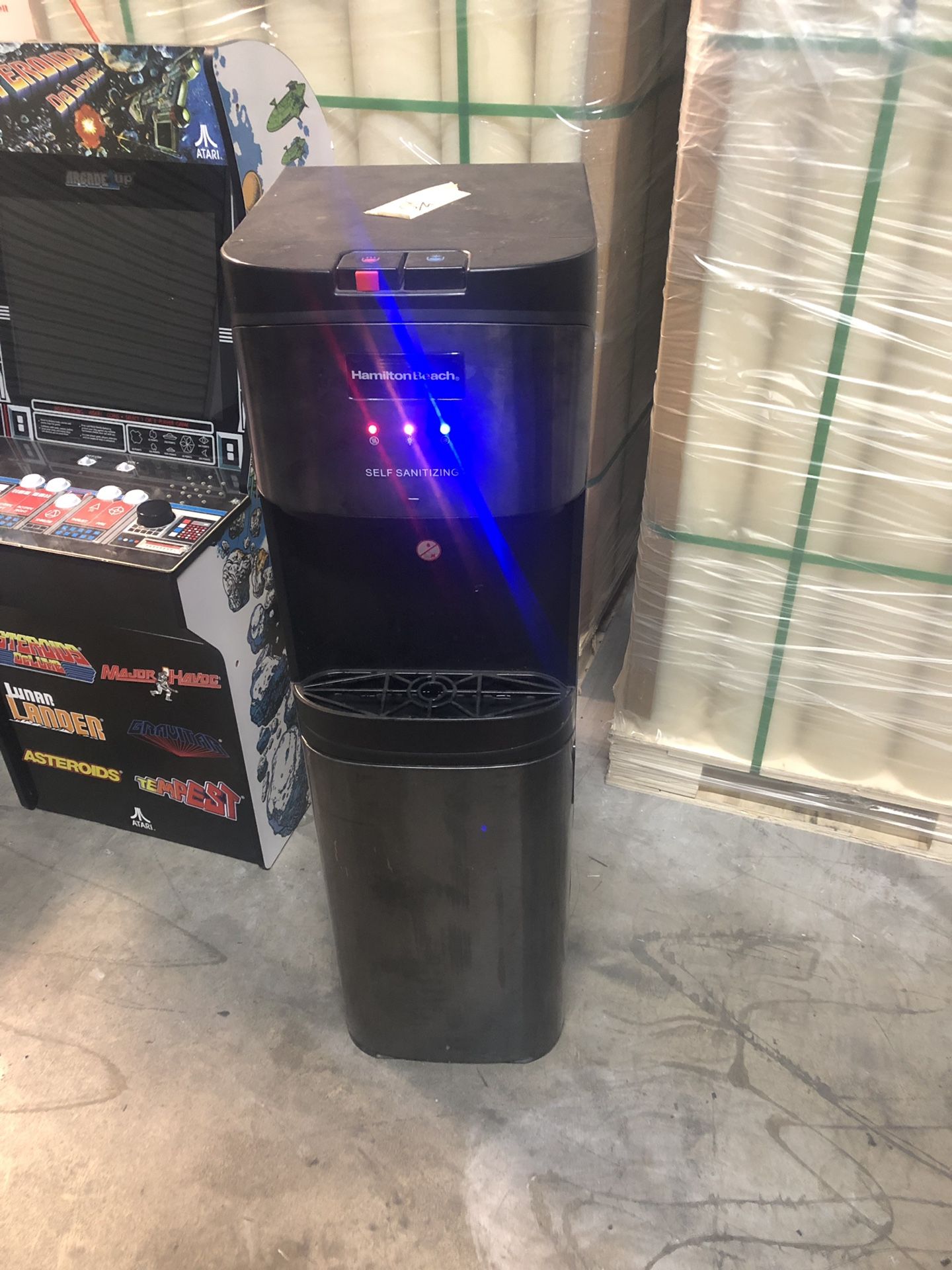 Hamilton Beach water dispenser bottom load bottle 5 gallons for Sale in