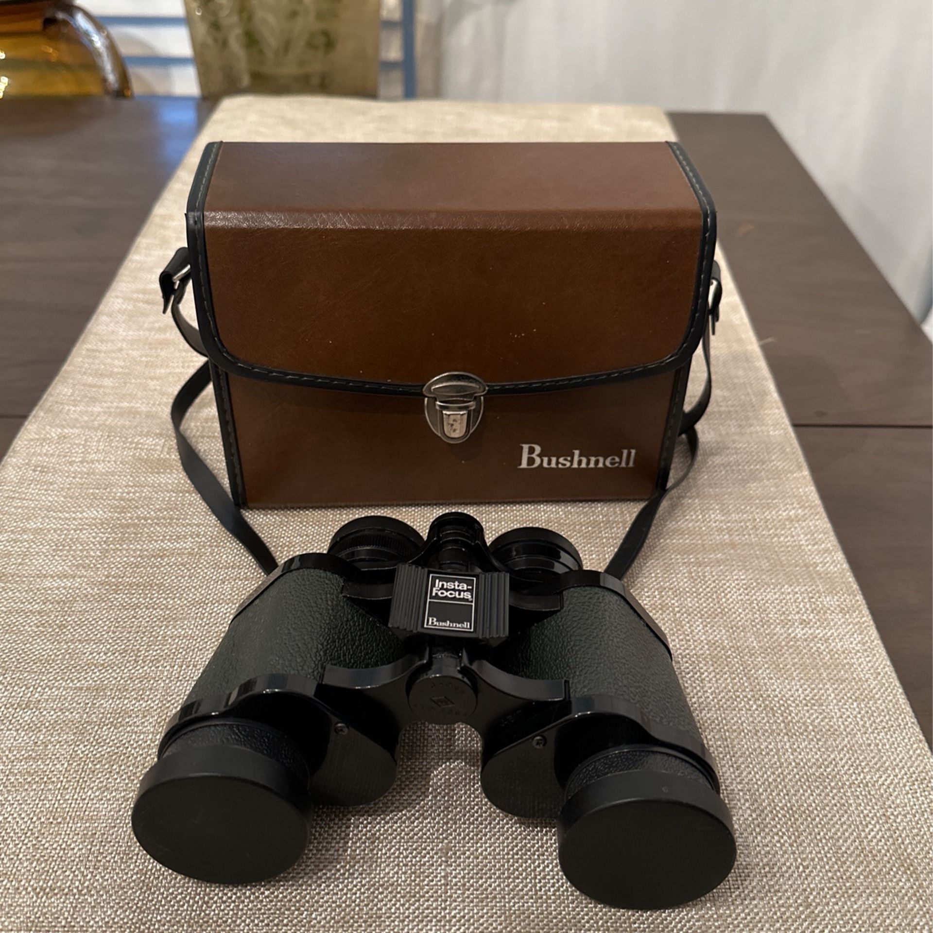 Bushnell InstaFocus Sportview Binoculars 7x35 Wide Angle