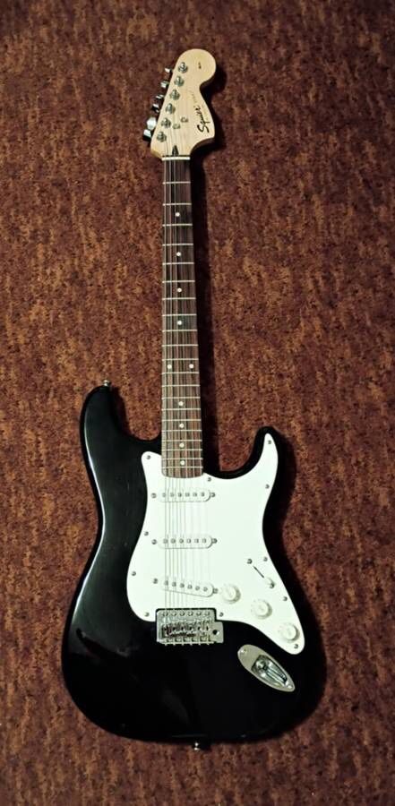 Refurbished Guitar W Amp