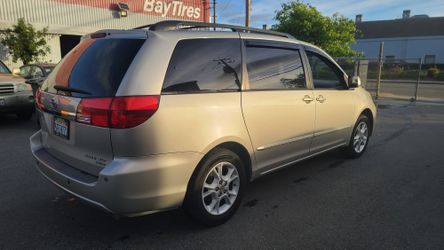 2004 Toyota Sienna