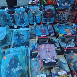 Action Figures 