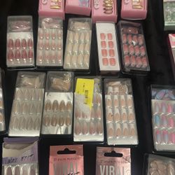 PRESS ON NAILS 