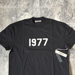 Essentials 1977 T-shirt 