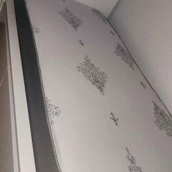 Twin Bed With Mattress And Drawers 