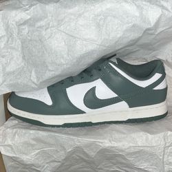 vintage green nike dunks for sale! men size 9.5