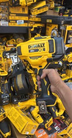 Dewalt 20v cordless coil roofing nailer tool only