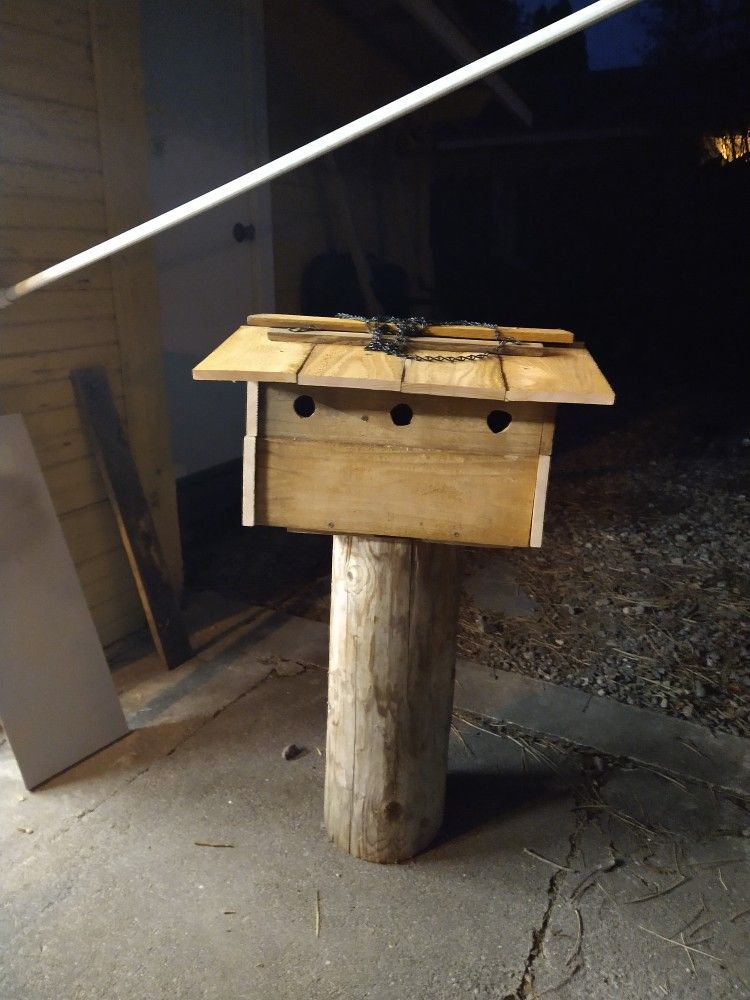 Wild Bird House - 6-plex